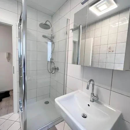 Neu Sanierte Einzimmerwohnung Apartment *